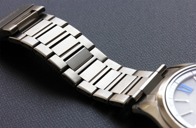 メタルバンドを交換したばかりの腕時計